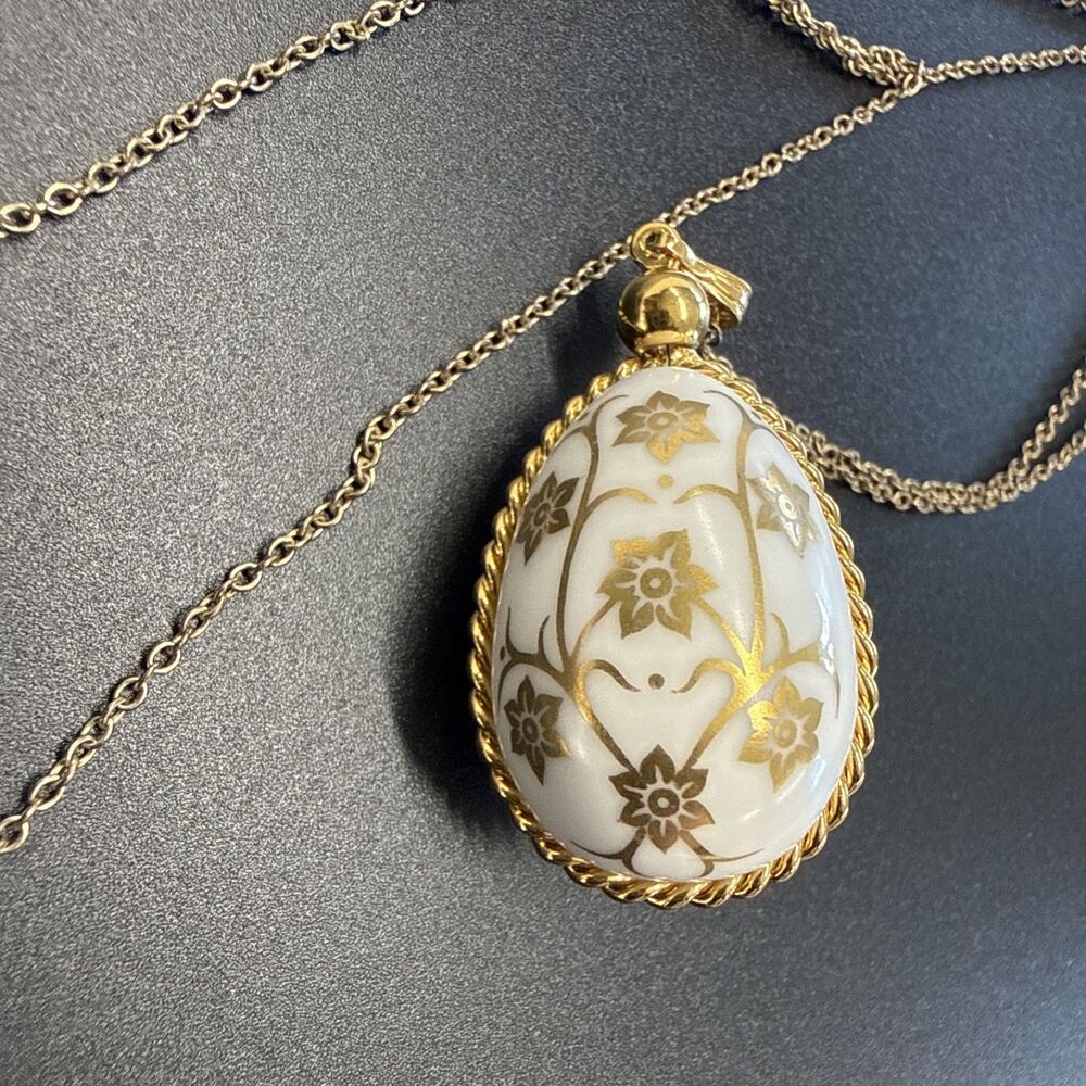 1978 Franklin Mint The Easter Egg Porcelain Pendant W/ 24K Gold Accents, Limited